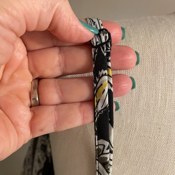 TORRID COLD SHOULDER 3/4 sleeve RUFFLE BLOUSE. Paisley on blank background SZ 1X - Picture 5 of 10